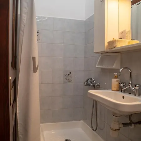 Apartament To Kalivi